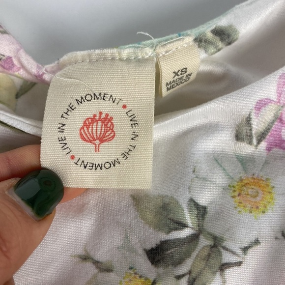 3/$15 Floral Sleeveless Bodysuit White Pastel Print Stretchy Summer Tank Top XS - Picture 4 of 8